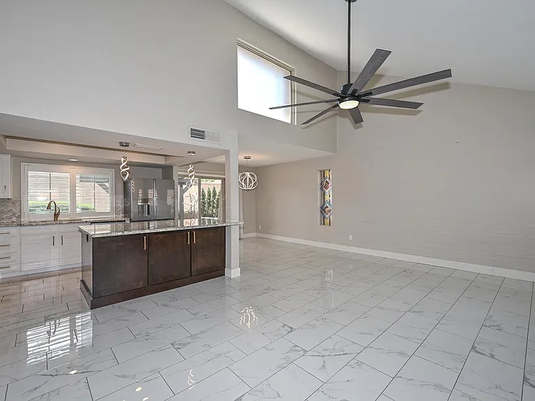 OPEN FLOOR PLAN