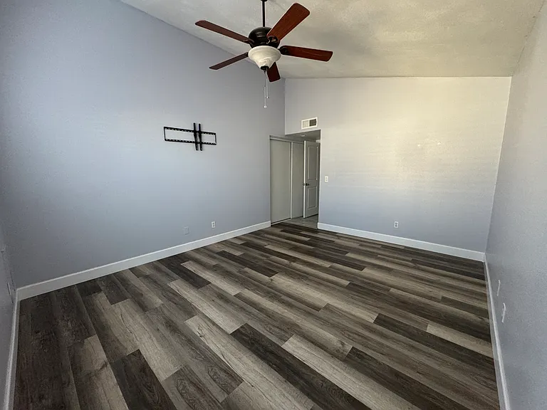 8134 W Desert Cove Ave — Photo 9