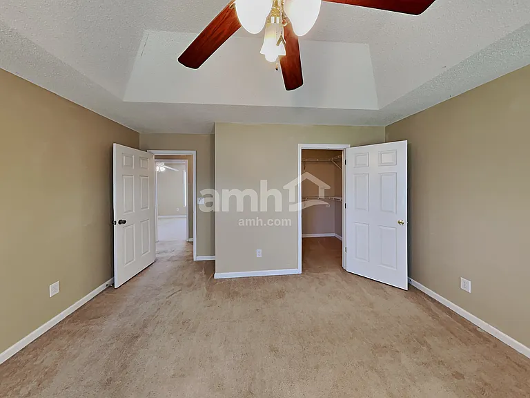 220 Remington Ct — Photo 9
