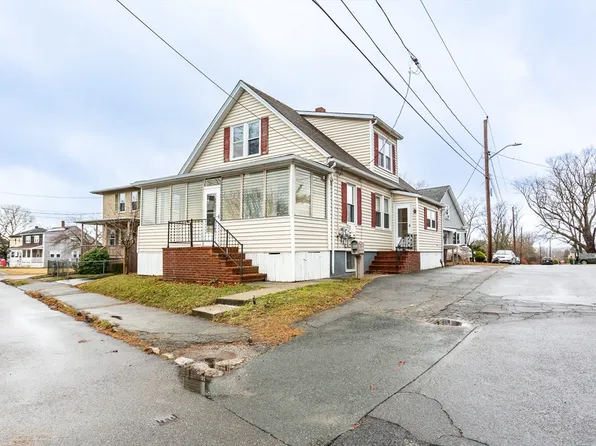 28 Nye Ave, Acushnet, MA 02743