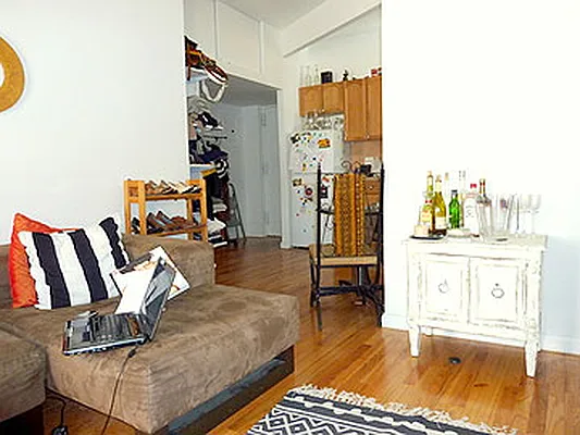 Rented by Chartwell Manhattan Realty | media 12