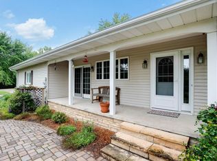 33145 Nueman Trl, Lindstrom, MN 55045