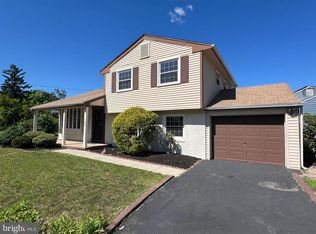 825 Lexington Ave, Blackwood, NJ 08012