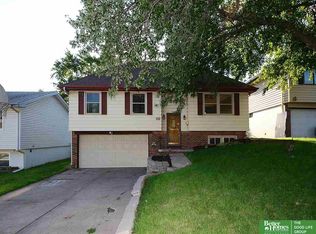 4721 S 79th St, Ralston, NE 68127