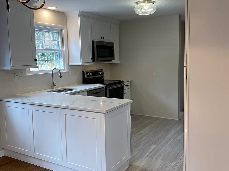 135 Millport Ave — Photo 3