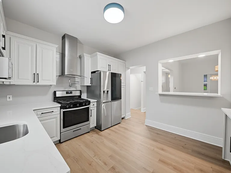 357 Lehigh Ave — Photo 7