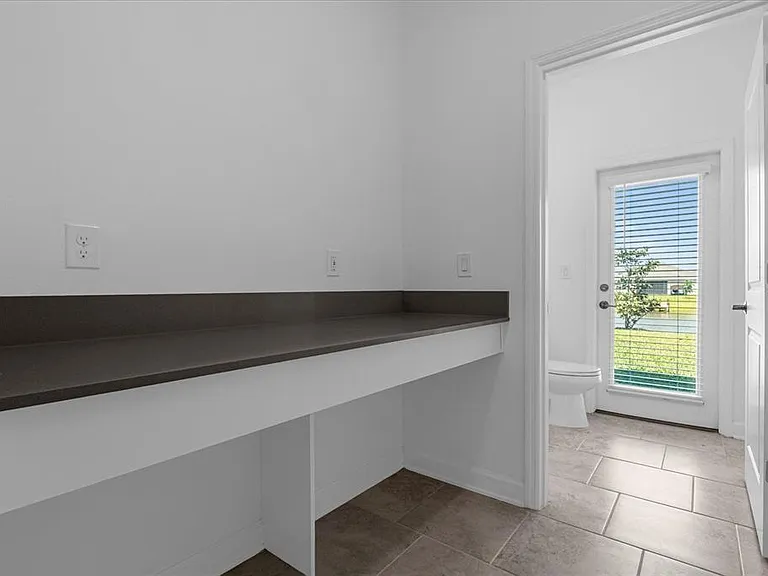5033 Bessie Ct — Photo 5
