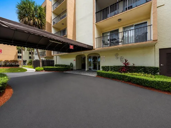 14250 SW 62nd St APT 521, Miami, FL 33183