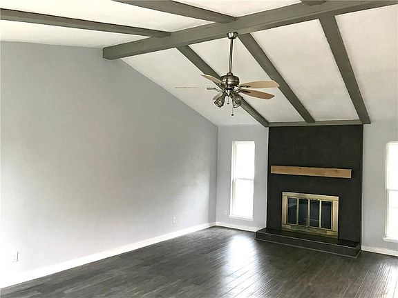 4th image of 3012 Royal Oaks Dr