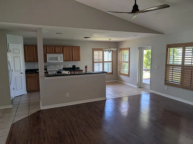 4223 Donnington Dr — Photo 3