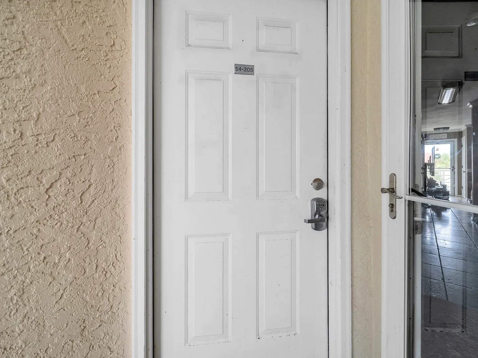 1 bed, 1.5 bath, 770 sqft, $1,600 — Photo 2
