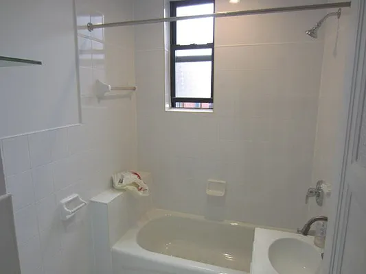 Rented by Capri Jet Realty Corp | media 24