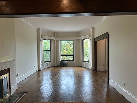 3rd image of 31 Bay State Rd APT 2