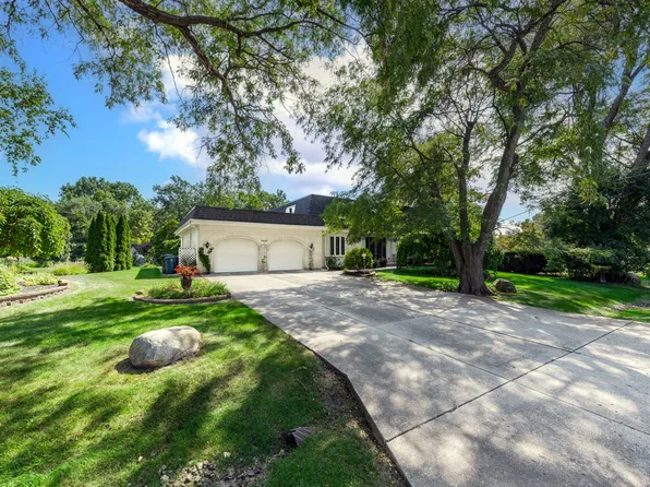 21W325 Sunnyside Dr, Itasca, IL 60143