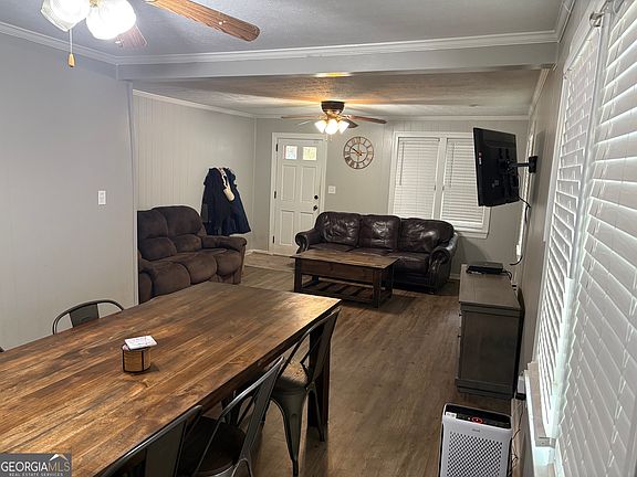 3rd image of 19 Helms St