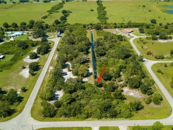 392 Carrillon Ave S, Lehigh Acres, FL 33974