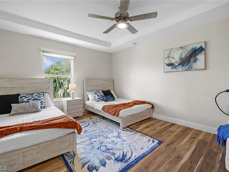 2250 SW 20th Ave — Photo 42