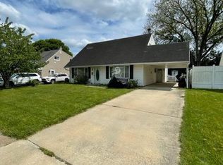 2833 Narcissus Rd, Philadelphia, PA 19154