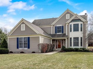 N65W14655 Redwood Dr, Menomonee Falls, WI 53051