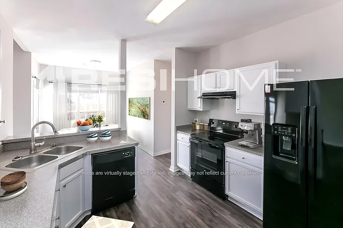 4 bed, 2.0 bath, 1851 sqft, $2,045 — Photo 2