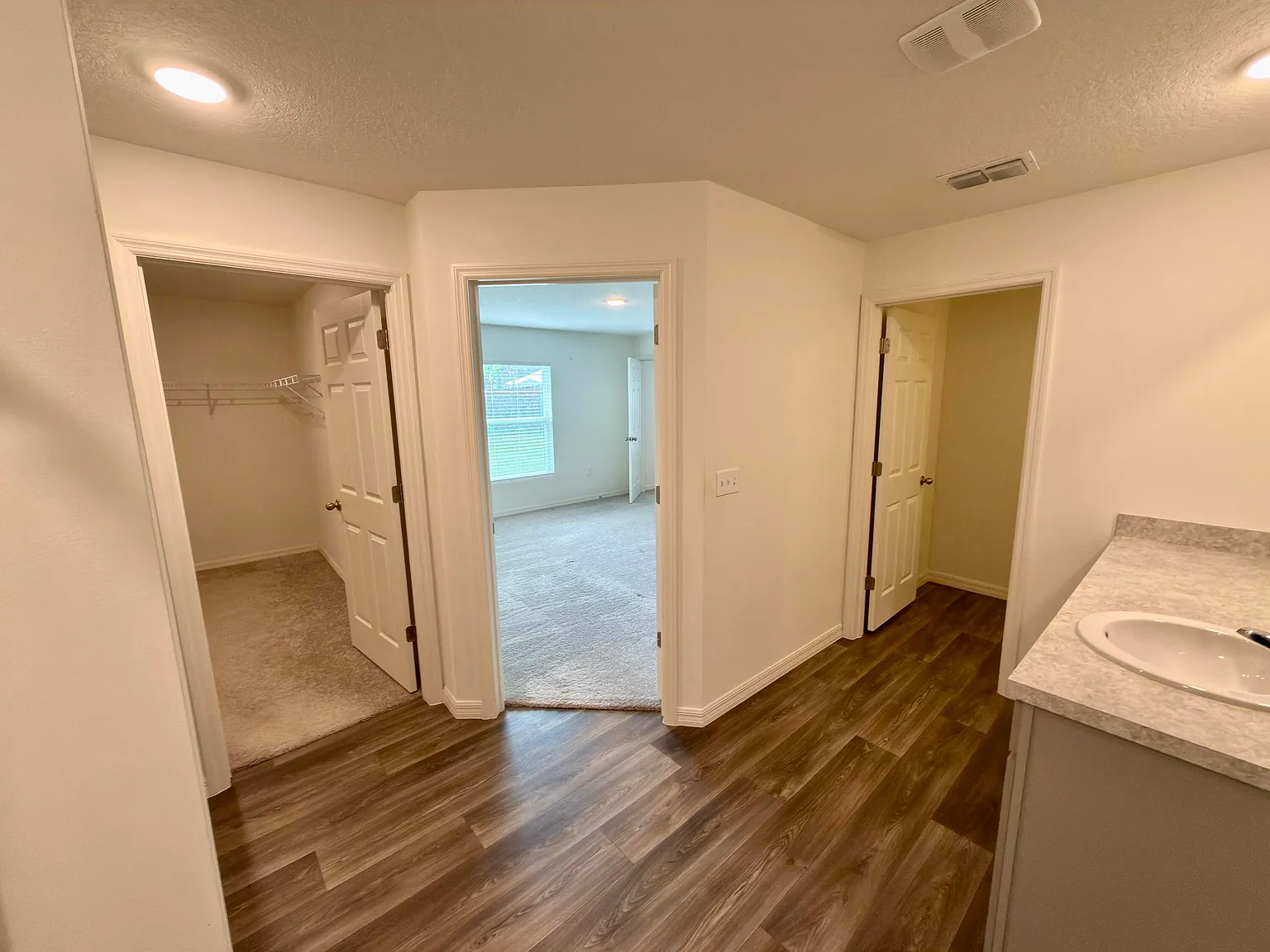 4 bed, 2.0 bath, 2132 sqft, $2,650 — Photo 4