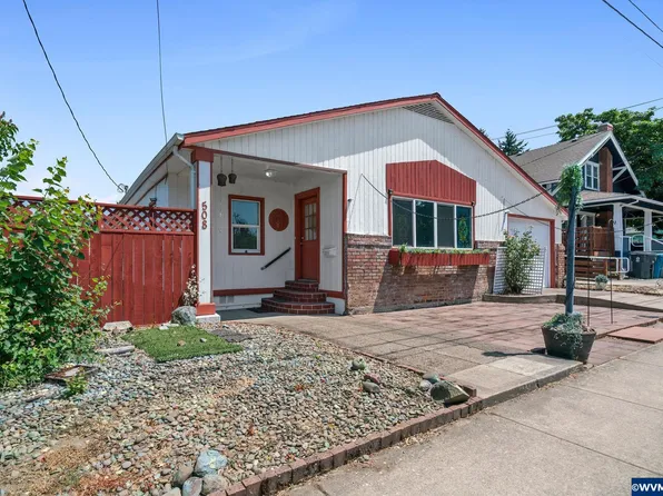 508 N 1st St, Silverton, OR 97381