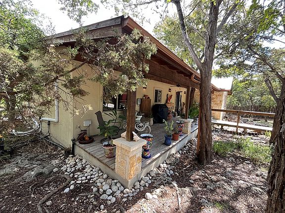 5th image of 412 Field Rd