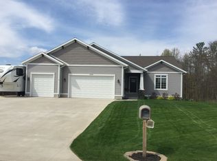 3046 Danglwood Ct, Muskegon, MI 49444