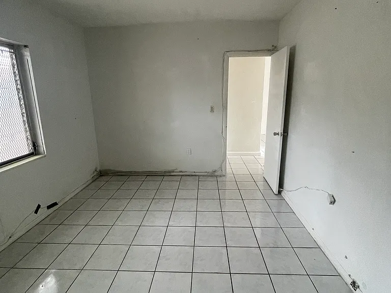 4465 W Flagler St #4 — Photo 2