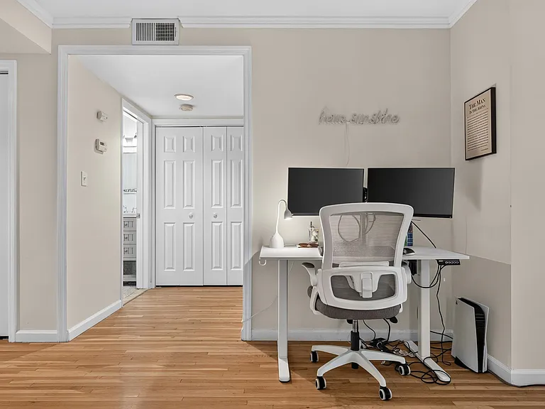 1001 Clinton St #3E — Photo 12