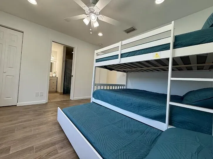 516 E Whitney Dr — Photo 21