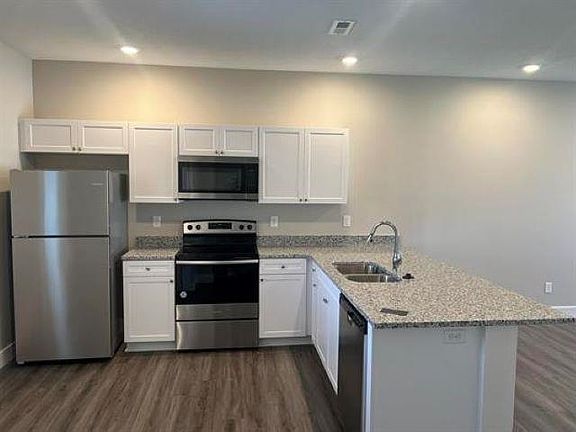 4th image of 5192-5194 N Cypress St