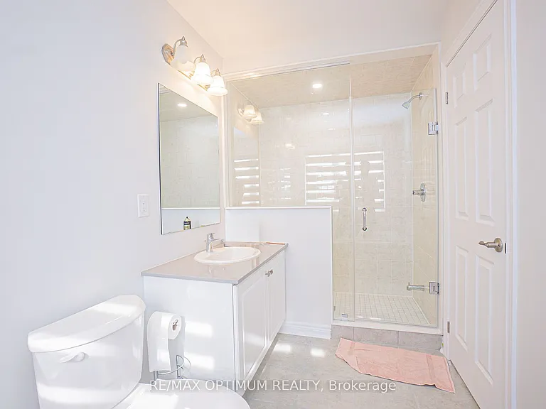 70 Keyworth Cres — Photo 20