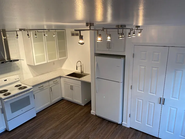 400 Connecticut Ave #4 — Photo 6