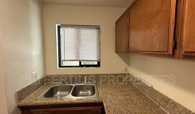 8331 Vineyard Ave #7 — Photo 13