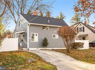 5706 Denfield Rd, Rockville, MD 20851