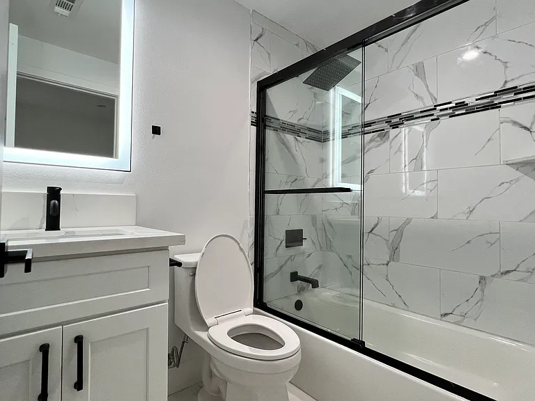 1153 W 37th Dr #1 — Photo 14