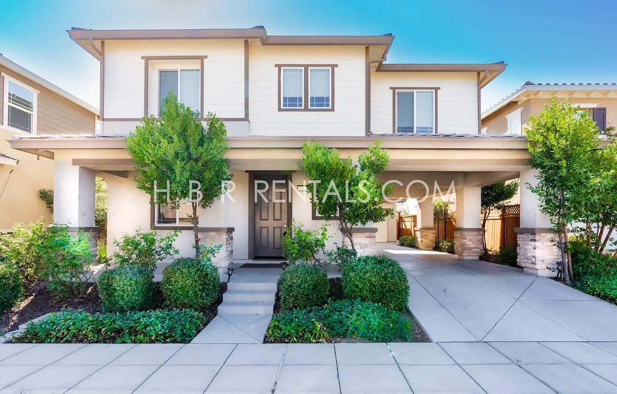 312 E Liverno Ave photo 1