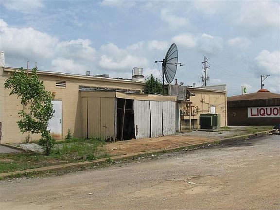 3569 Mendenhall Rd, Memphis, TN 38115