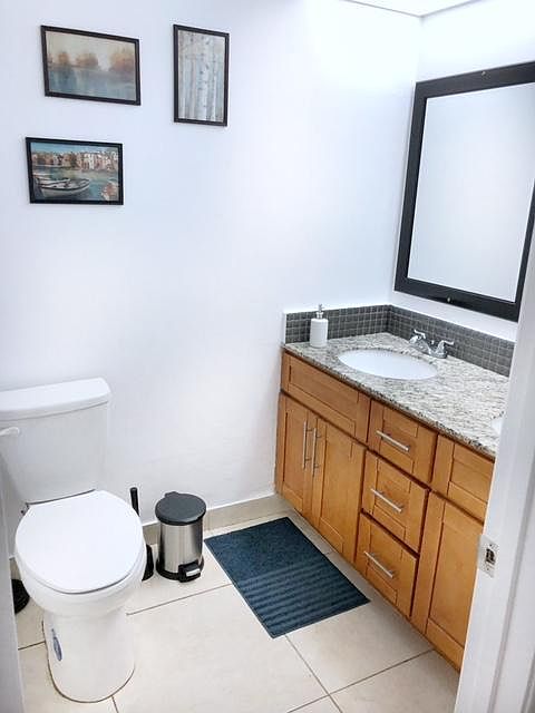 1st image of 5015 Plaza Cir