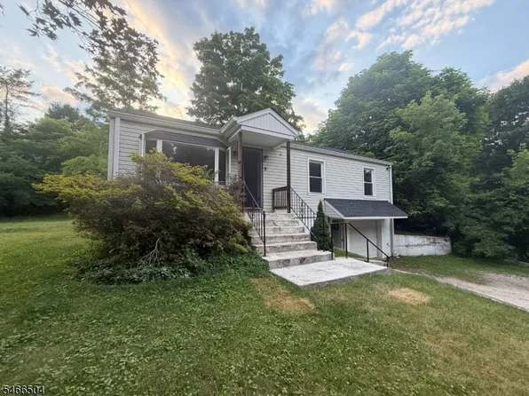 6 Stickles Pond Rd, Andover Twp., NJ 07860