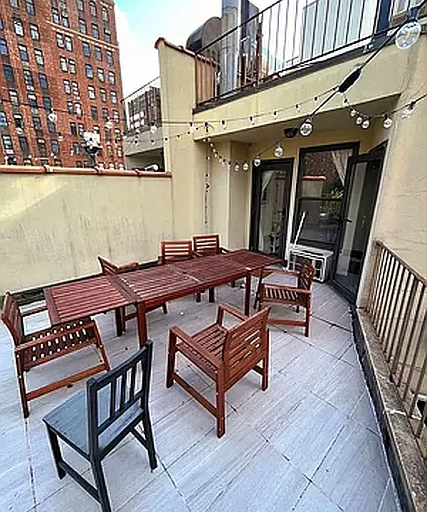 248 10th Ave #5R