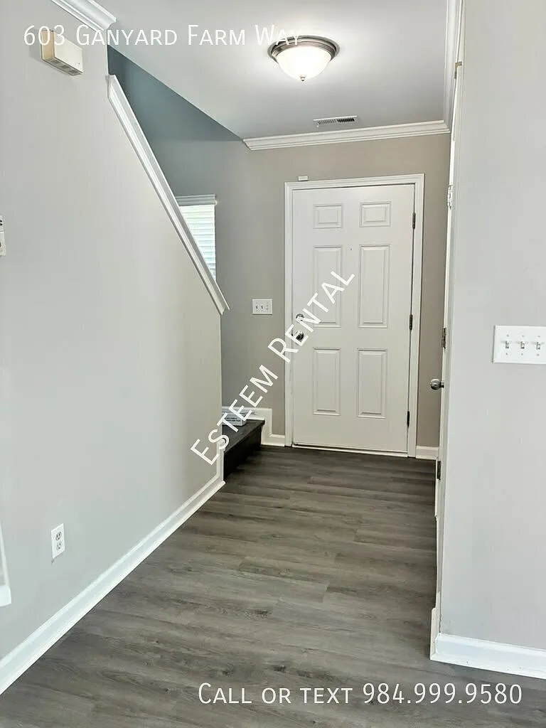 4 bed, 2.5 bath, 2124 sqft, $2,300 — Photo 4