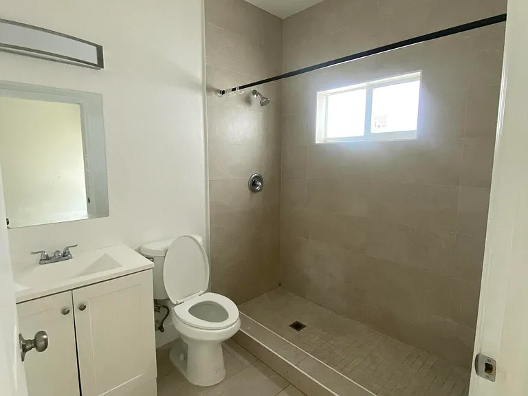 2604 NW 20th St — Photo 14