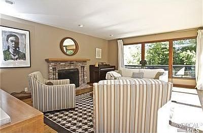 4th image of 7 Castle Rock Dr