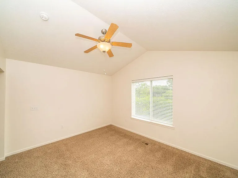 Lynbrook Apartments and Townhomes — Photo 99
