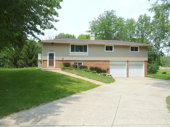 285 Meadowside COURT, Pewaukee, WI 53072
