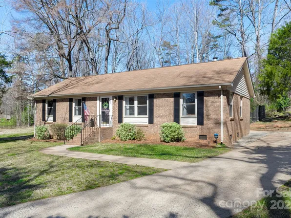 2537 Wood Star Ct, Matthews, NC 28105