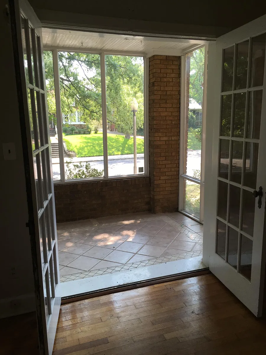 Sunporch - 353 Buena Vista Pl