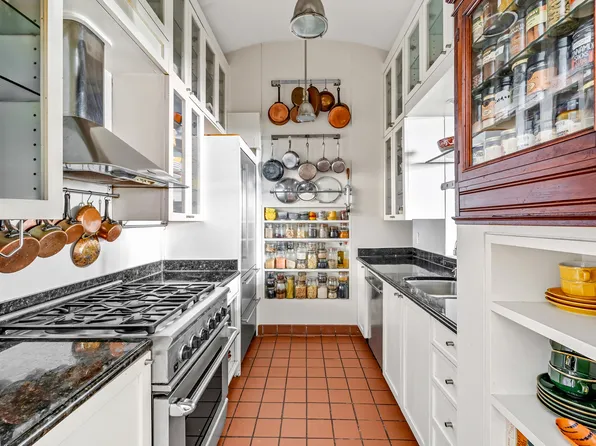 129 West 70th Street image 14 of 15